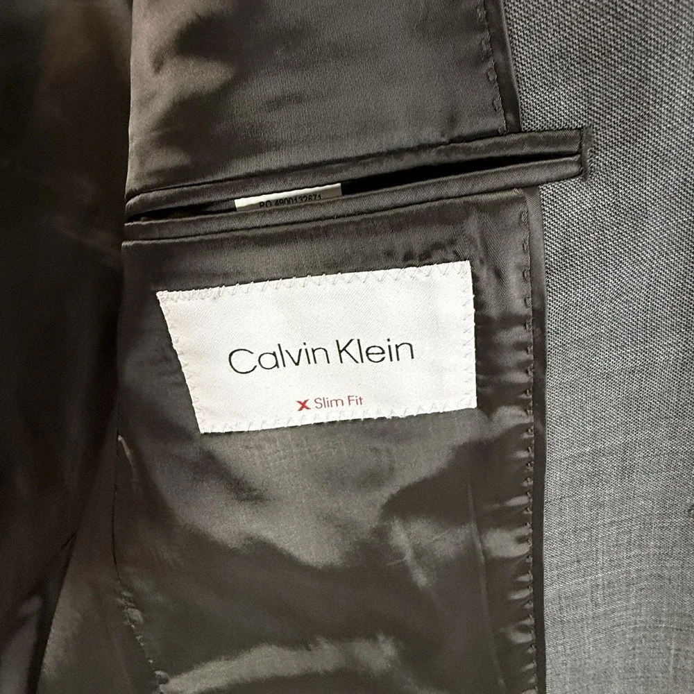 Calvin Klein 38R Slim Fit Gray 100% Wool Sport Coat Blazer‎ 2 Button